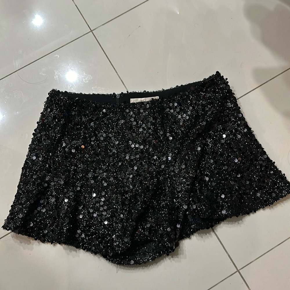 NWT J.O.A. Sequin Flared Shorts in Black - Picture 5 of 9
